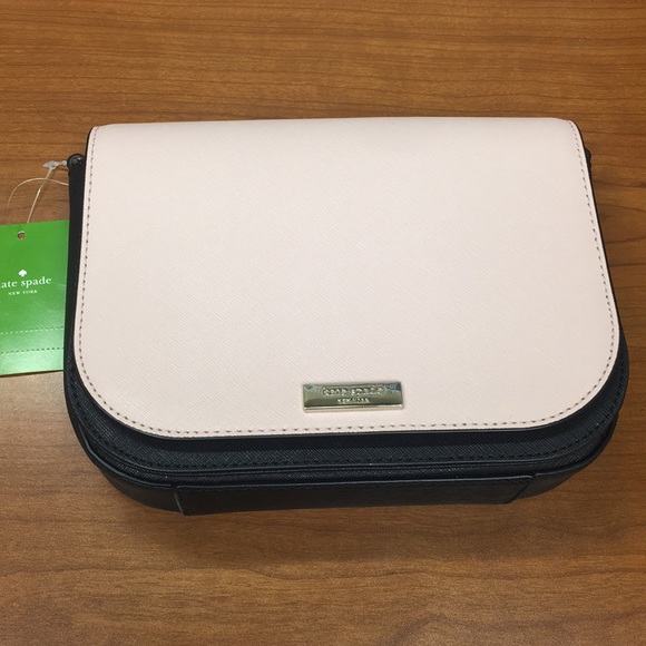 Kate Spade Handbags - NWT Kate Spade Carsen Laurel Way Crossbody